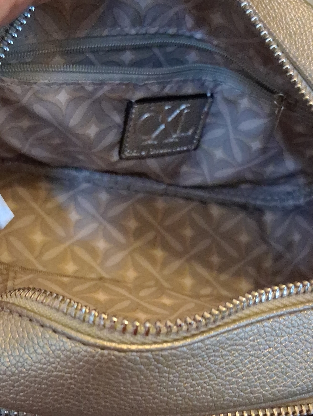 New Christian Lacroix Silver Pewter Faux Leather Crossbody Camera Bag With Pouch - Picture 16 of 16